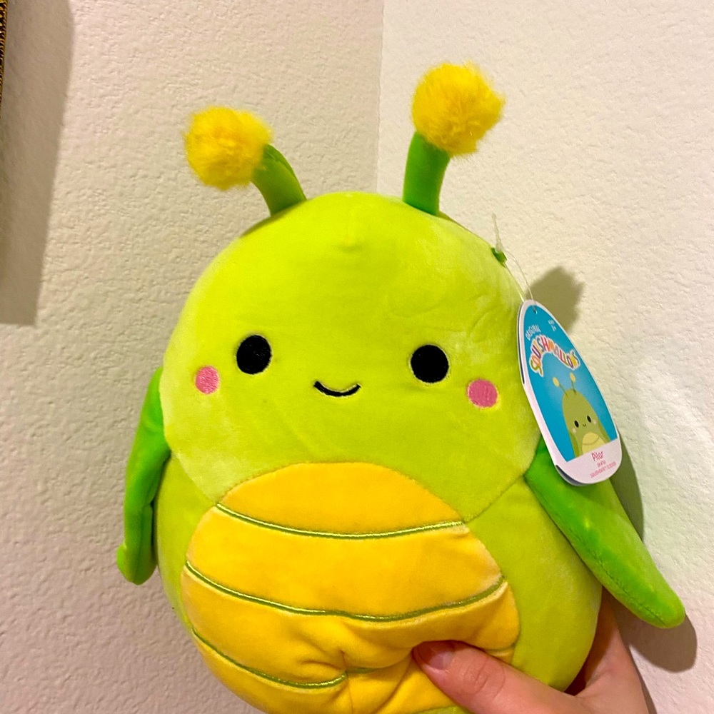 pilar squishmallow 8in